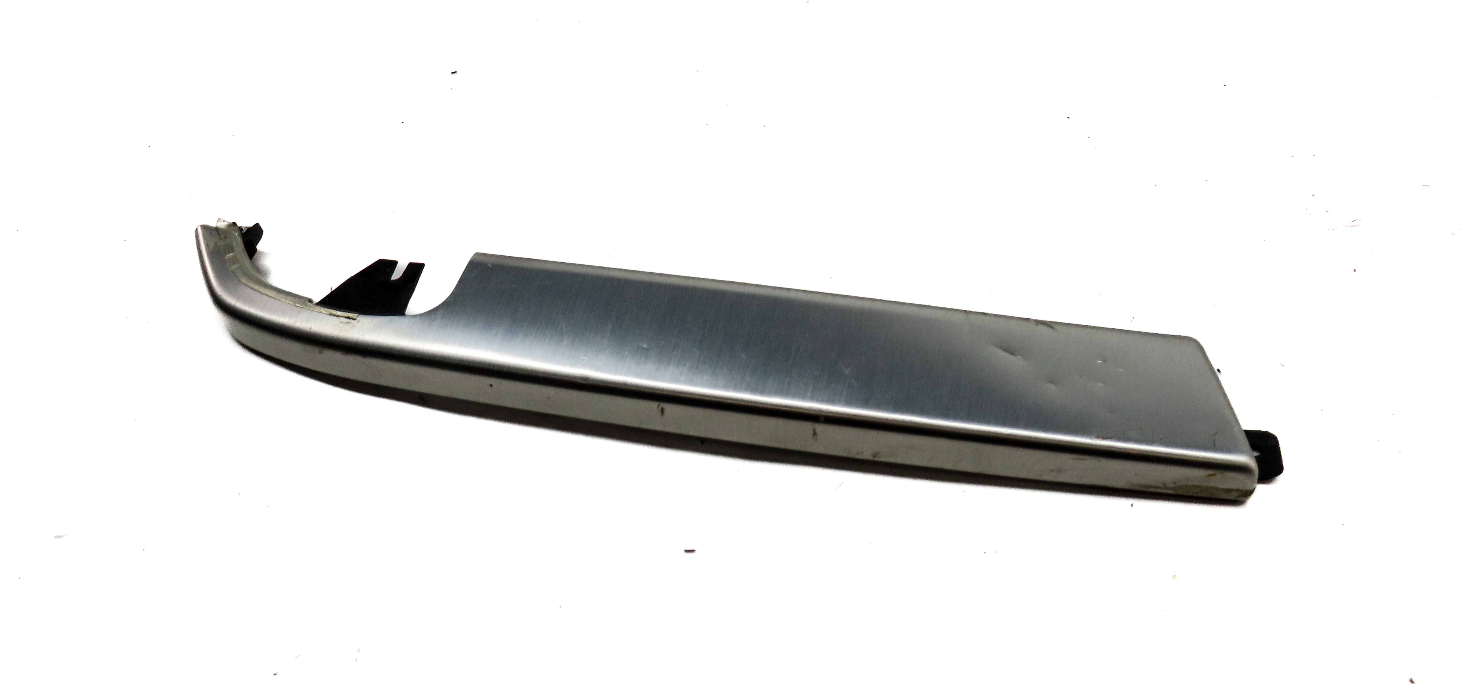 2016 LAND DISCOVERY SPORT (L550) FRONT RIGHT PASSENGER DASH TRIM (SILVER) — exact item pictured
